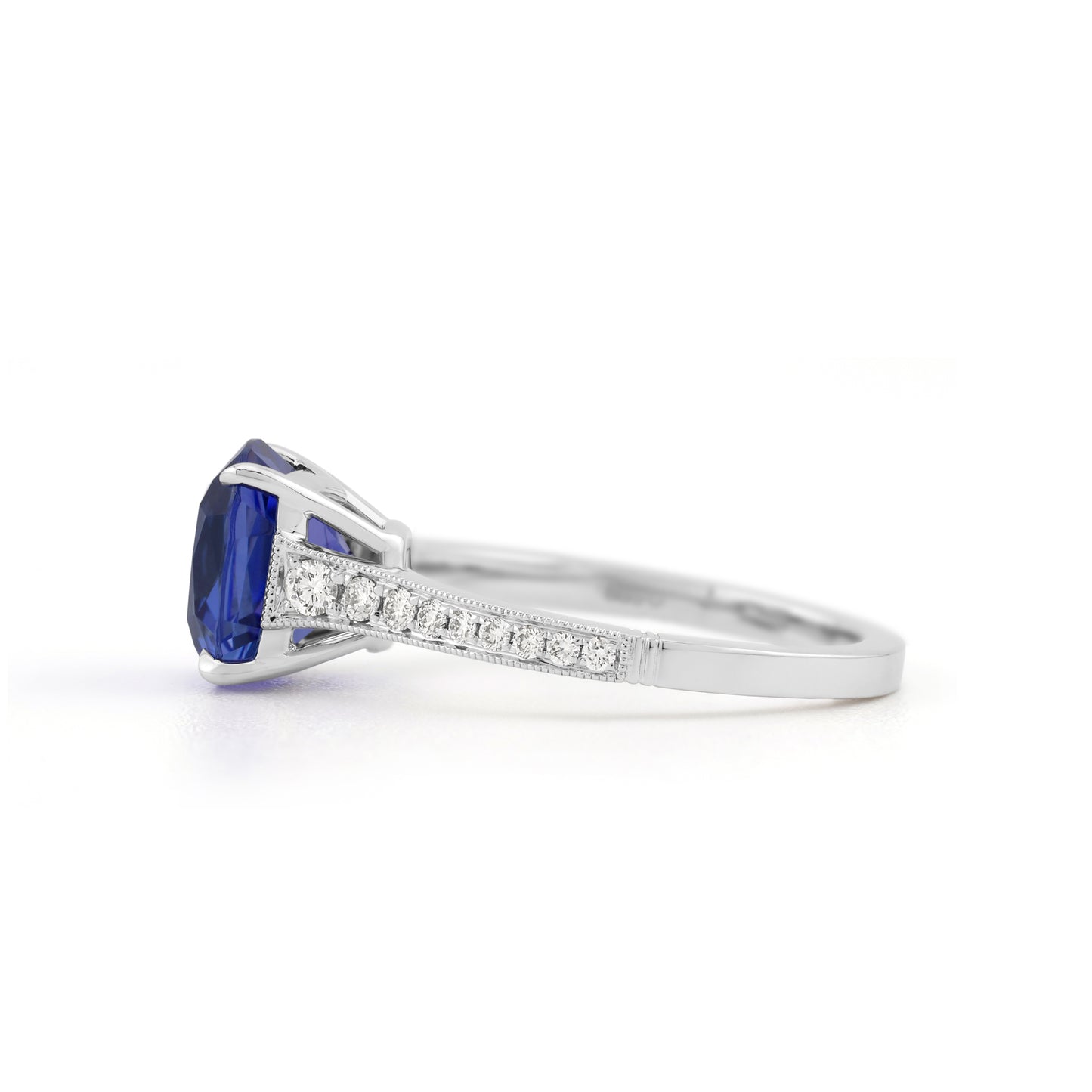 Spotlight Ring - Tanzanite