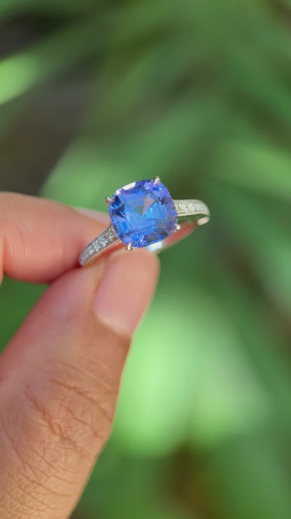 Spotlight Ring - Tanzanite