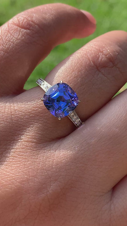 Spotlight Ring - Tanzanite