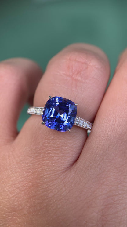 Spotlight Ring - Tanzanite